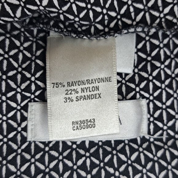 Van Heusen Black and White Patterned Capris Women's 10 #212 - Picture 7 of 7